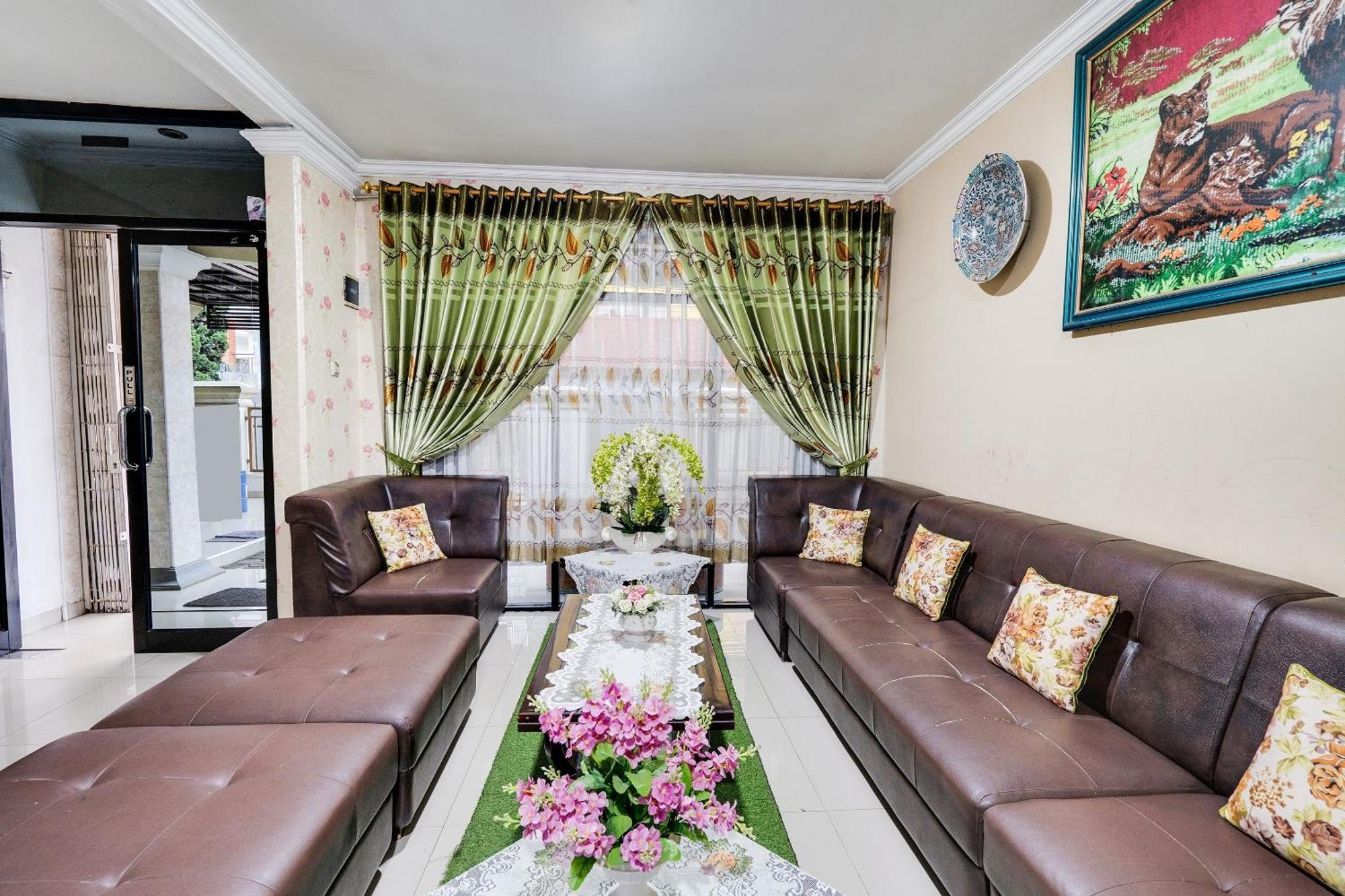 Hotel Oyo Life 91994 Sawerigading Jatinangor Syariah Sayang Exterior foto