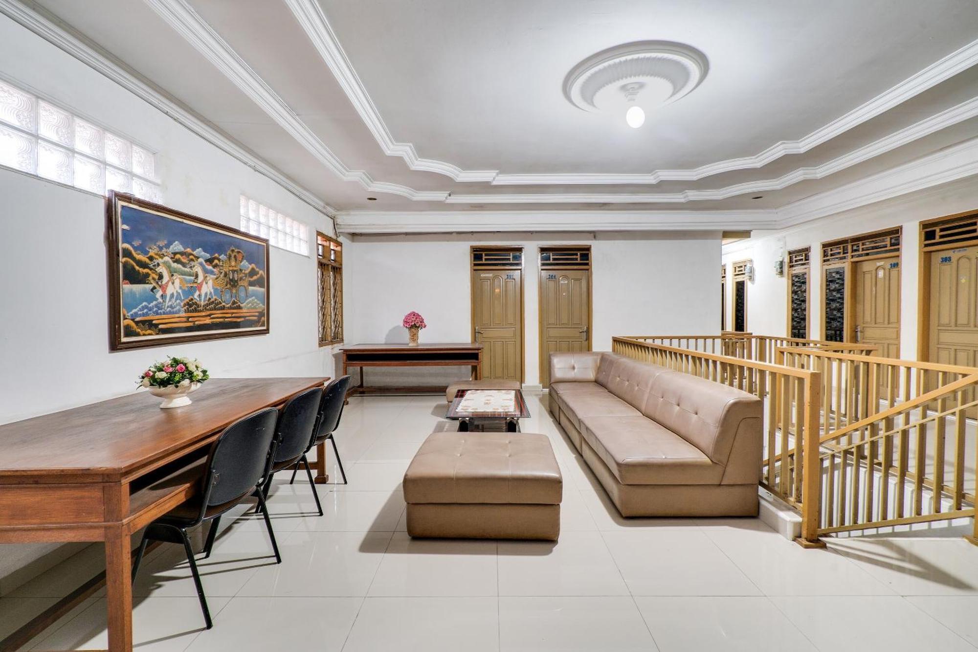 Hotel Oyo Life 91994 Sawerigading Jatinangor Syariah Sayang Exterior foto
